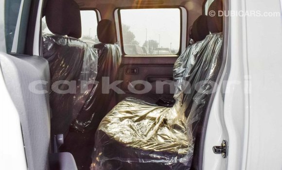 Buy Import Nissan NP 300 White Car in Import - Dubai in Great Comore Buy Import Nissan NP 300 White Car in Import - Dubai in Great Comore