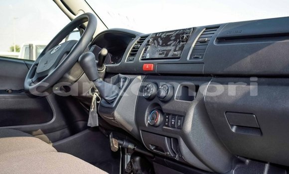 Buy Import Toyota Hiace White Car in Import - Dubai in Great Comore Buy Import Toyota Hiace White Car in Import - Dubai in Great Comore