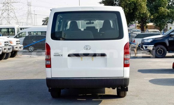 Buy Import Toyota Hiace White Car in Import - Dubai in Great Comore Buy Import Toyota Hiace White Car in Import - Dubai in Great Comore
