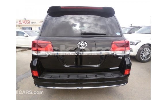 Acheter Import Voiture Toyota Land Cruiser Noir à Import - Dubai, Grande Comore Acheter Import Voiture Toyota Land Cruiser Noir à Import - Dubai, Grande Comore