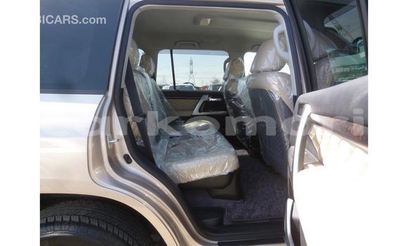 Acheter Import Voiture Toyota Land Cruiser Autre à Import - Dubai, Grande Comore Acheter Import Voiture Toyota Land Cruiser Autre à Import - Dubai, Grande Comore