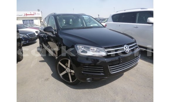 Acheter Import Voiture Volkswagen Touareg Noir à Import - Dubai, Grande Comore