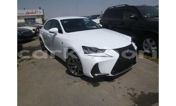 Acheter Import Voiture Lexus IS Blanc à Import - Dubai, Grande Comore
