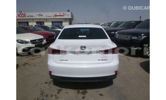 Acheter Import Voiture Lexus IS Blanc à Import - Dubai, Grande Comore Acheter Import Voiture Lexus IS Blanc à Import - Dubai, Grande Comore