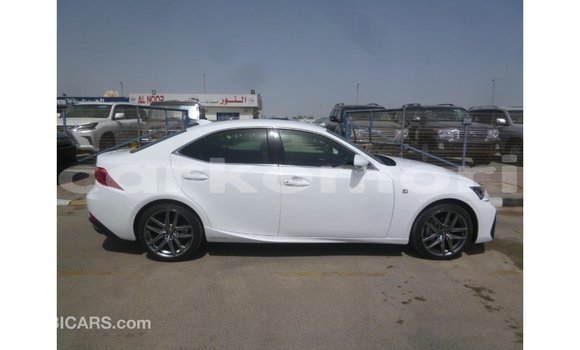 Acheter Import Voiture Lexus IS Blanc à Import - Dubai, Grande Comore Acheter Import Voiture Lexus IS Blanc à Import - Dubai, Grande Comore