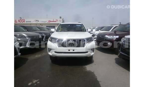 Acheter Import Voiture Toyota Prado Blanc à Import - Dubai, Grande Comore Acheter Import Voiture Toyota Prado Blanc à Import - Dubai, Grande Comore