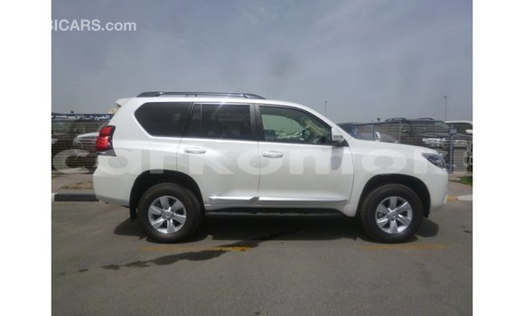 Acheter Import Voiture Toyota Prado Blanc à Import - Dubai, Grande Comore Acheter Import Voiture Toyota Prado Blanc à Import - Dubai, Grande Comore