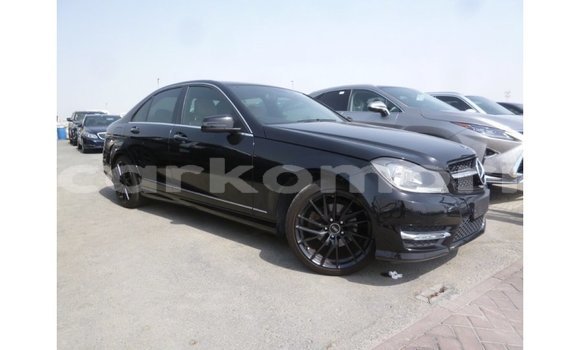 Acheter Import Voiture Mercedes-Benz 190 Noir à Import - Dubai, Grande Comore