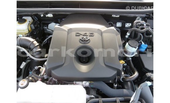 Acheter Import Voiture Toyota Prado Blanc à Import - Dubai, Grande Comore Acheter Import Voiture Toyota Prado Blanc à Import - Dubai, Grande Comore