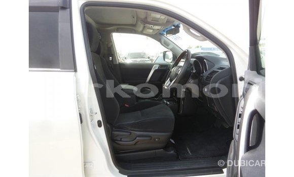 Acheter Import Voiture Toyota Prado Blanc à Import - Dubai, Grande Comore Acheter Import Voiture Toyota Prado Blanc à Import - Dubai, Grande Comore