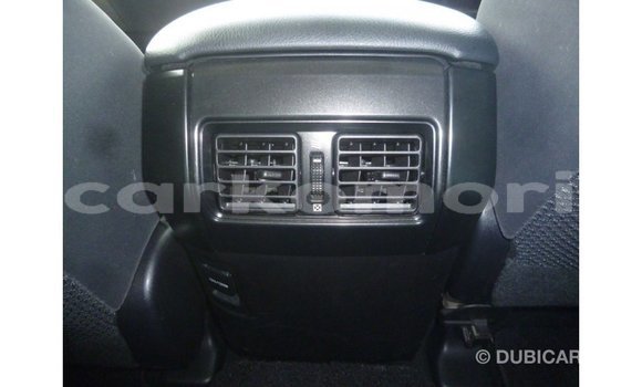 Acheter Import Voiture Toyota Prado Blanc à Import - Dubai, Grande Comore Acheter Import Voiture Toyota Prado Blanc à Import - Dubai, Grande Comore