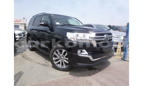 Buy Import Toyota Land Cruiser Black Car in Import - Dubai in Great Comore