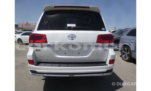Buy Import Toyota Land Cruiser White Car in Import - Dubai in Great Comore Buy Import Toyota Land Cruiser White Car in Import - Dubai in Great Comore