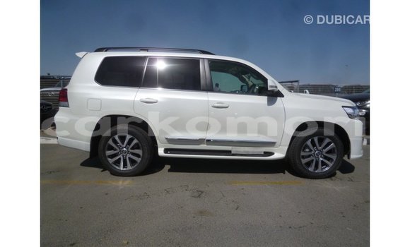 Buy Import Toyota Land Cruiser White Car in Import - Dubai in Great Comore Buy Import Toyota Land Cruiser White Car in Import - Dubai in Great Comore