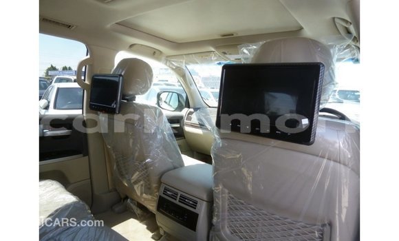 Buy Import Toyota Land Cruiser White Car in Import - Dubai in Great Comore Buy Import Toyota Land Cruiser White Car in Import - Dubai in Great Comore