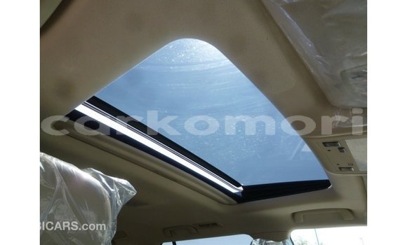Buy Import Toyota Land Cruiser White Car in Import - Dubai in Great Comore Buy Import Toyota Land Cruiser White Car in Import - Dubai in Great Comore