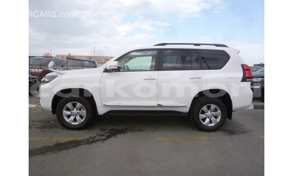 Acheter Import Voiture Toyota Prado Blanc à Import - Dubai, Grande Comore Acheter Import Voiture Toyota Prado Blanc à Import - Dubai, Grande Comore