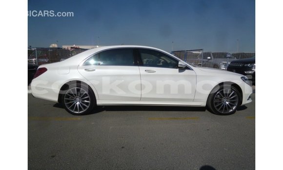 Buy Import Mercedes-Benz 190 White Car in Import - Dubai in Great Comore Buy Import Mercedes-Benz 190 White Car in Import - Dubai in Great Comore