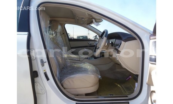 Buy Import Mercedes-Benz 190 White Car in Import - Dubai in Great Comore Buy Import Mercedes-Benz 190 White Car in Import - Dubai in Great Comore
