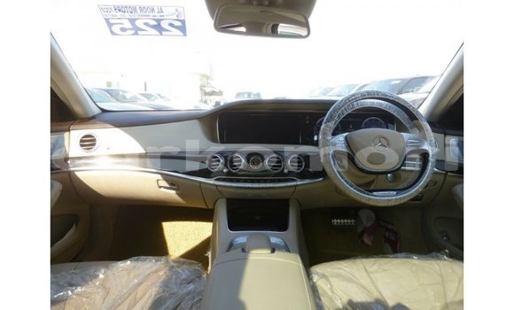 Buy Import Mercedes-Benz 190 White Car in Import - Dubai in Great Comore Buy Import Mercedes-Benz 190 White Car in Import - Dubai in Great Comore