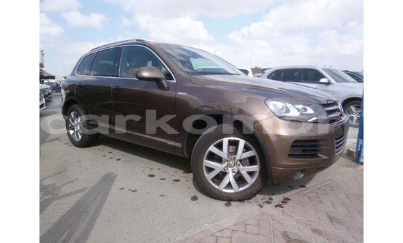Acheter Import Voiture Volkswagen Touareg Marron à Import - Dubai, Grande Comore