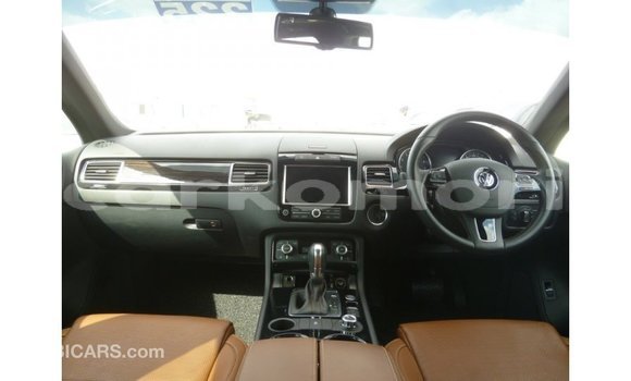 Buy Import Volkswagen Touareg Brown Car in Import - Dubai in Great Comore Buy Import Volkswagen Touareg Brown Car in Import - Dubai in Great Comore