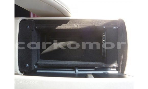 Acheter Import Voiture Mercedes-Benz 190 Bleu à Import - Dubai, Grande Comore Acheter Import Voiture Mercedes-Benz 190 Bleu à Import - Dubai, Grande Comore