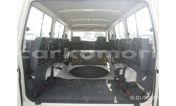 Buy Import Toyota Land Cruiser White Car in Import - Dubai in Great Comore Buy Import Toyota Land Cruiser White Car in Import - Dubai in Great Comore