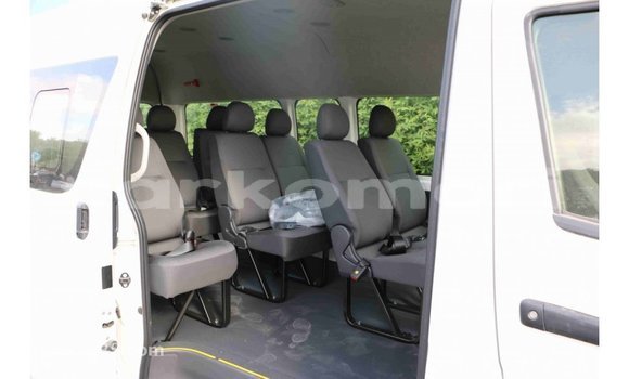 Buy Import Toyota Hiace White Car in Import - Dubai in Great Comore Buy Import Toyota Hiace White Car in Import - Dubai in Great Comore