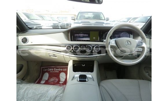 Buy Import Mercedes-Benz 190 Other Car in Import - Dubai in Great Comore Buy Import Mercedes-Benz 190 Other Car in Import - Dubai in Great Comore
