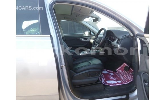 Acheter Import Voiture Audi Q7 Autre à Import - Dubai, Grande Comore Acheter Import Voiture Audi Q7 Autre à Import - Dubai, Grande Comore