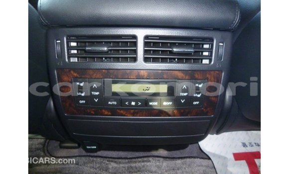 Acheter Import Voiture Toyota Land Cruiser Blanc à Import - Dubai, Grande Comore Acheter Import Voiture Toyota Land Cruiser Blanc à Import - Dubai, Grande Comore