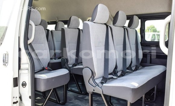 Buy Import Toyota Hiace White Car in Import - Dubai in Great Comore Buy Import Toyota Hiace White Car in Import - Dubai in Great Comore