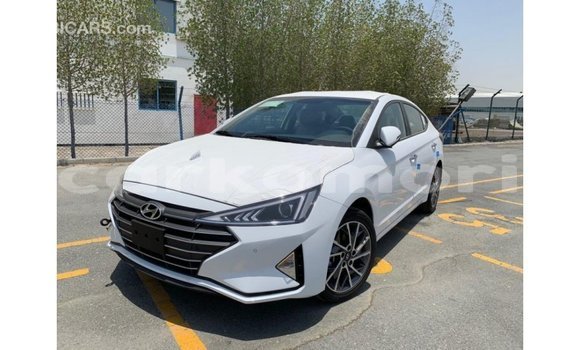 Buy Import Hyundai Elantra White Car in Import - Dubai in Great Comore Buy Import Hyundai Elantra White Car in Import - Dubai in Great Comore