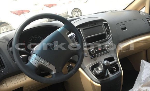 Buy Import Hyundai Accent White Car in Import - Dubai in Great Comore Buy Import Hyundai Accent White Car in Import - Dubai in Great Comore