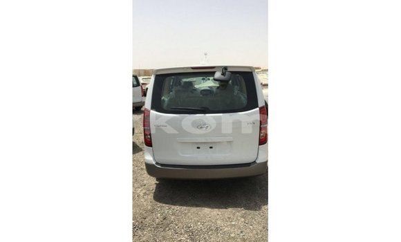 Buy Import Hyundai Accent White Car in Import - Dubai in Great Comore Buy Import Hyundai Accent White Car in Import - Dubai in Great Comore