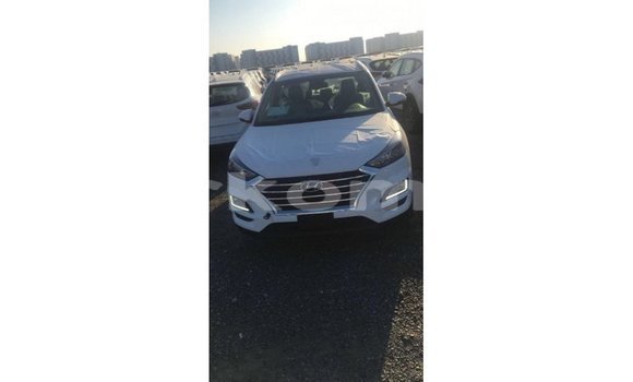 Buy Import Hyundai Tucson White Car in Import - Dubai in Great Comore Buy Import Hyundai Tucson White Car in Import - Dubai in Great Comore
