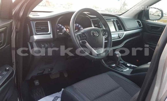Acheter Import Voiture Toyota Highlander Autre à Import - Dubai, Grande Comore Acheter Import Voiture Toyota Highlander Autre à Import - Dubai, Grande Comore