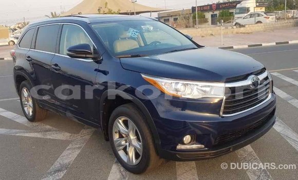 Acheter Import Voiture Toyota Highlander Bleu à Import - Dubai, Grande Comore Acheter Import Voiture Toyota Highlander Bleu à Import - Dubai, Grande Comore