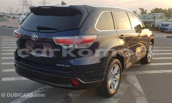 Acheter Import Voiture Toyota Highlander Bleu à Import - Dubai, Grande Comore Acheter Import Voiture Toyota Highlander Bleu à Import - Dubai, Grande Comore
