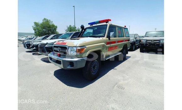Buy Import Toyota Land Cruiser White Car in Import - Dubai in Great Comore Buy Import Toyota Land Cruiser White Car in Import - Dubai in Great Comore