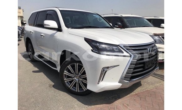 Acheter Import Voiture Lexus LX Blanc à Import - Dubai, Grande Comore Acheter Import Voiture Lexus LX Blanc à Import - Dubai, Grande Comore