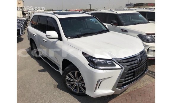 Acheter Import Voiture Lexus LX Blanc à Import - Dubai, Grande Comore Acheter Import Voiture Lexus LX Blanc à Import - Dubai, Grande Comore
