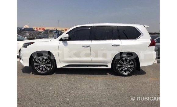 Acheter Import Voiture Lexus LX Blanc à Import - Dubai, Grande Comore Acheter Import Voiture Lexus LX Blanc à Import - Dubai, Grande Comore