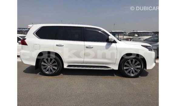Acheter Import Voiture Lexus LX Blanc à Import - Dubai, Grande Comore Acheter Import Voiture Lexus LX Blanc à Import - Dubai, Grande Comore