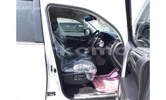 Acheter Import Voiture Lexus LX Blanc à Import - Dubai, Grande Comore Acheter Import Voiture Lexus LX Blanc à Import - Dubai, Grande Comore