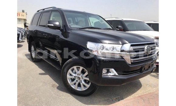 Buy Import Toyota Land Cruiser Black Car in Import - Dubai in Great Comore