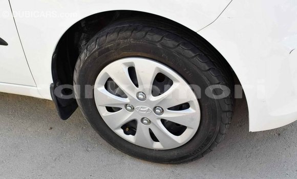 Acheter Import Voiture Hyundai i10 Blanc à Import - Dubai, Grande Comore Acheter Import Voiture Hyundai i10 Blanc à Import - Dubai, Grande Comore