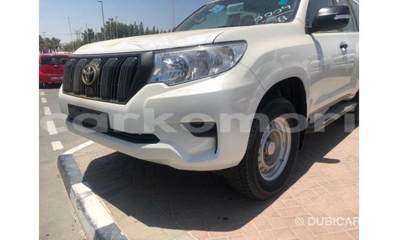 Acheter Import Voiture Toyota Prado Blanc à Import - Dubai, Grande Comore Acheter Import Voiture Toyota Prado Blanc à Import - Dubai, Grande Comore