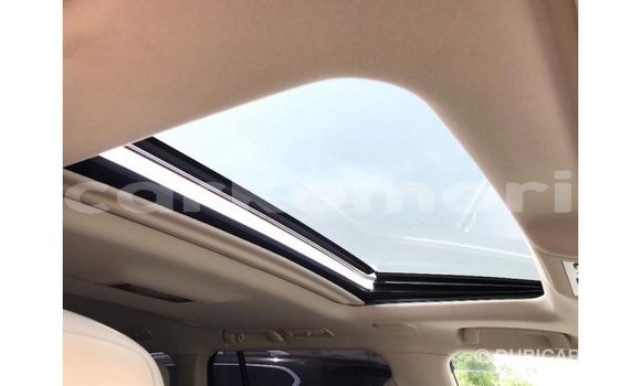 Acheter Import Voiture Toyota Land Cruiser Blanc à Import - Dubai, Grande Comore Acheter Import Voiture Toyota Land Cruiser Blanc à Import - Dubai, Grande Comore